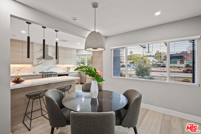 7337 5th Avenue, Los Angeles CA: https://media.crmls.org/mediaz/fc4658b3-4d67-4305-9ee7-63a51c1bad3d.jpg
