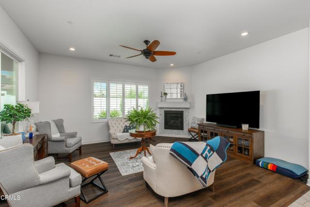 Detail Gallery Image 3 of 35 For 11612 Shady Valley Pl, Bakersfield,  CA 93311 - 3 Beds | 2/1 Baths