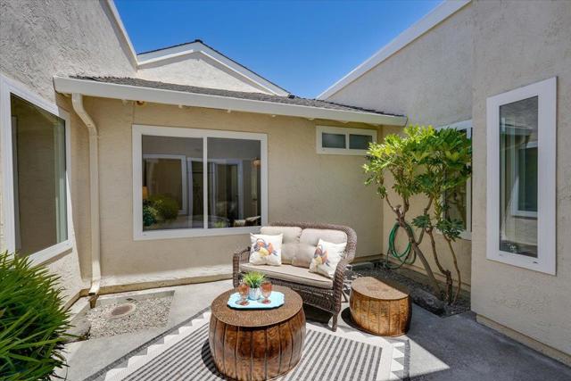 505 Drake Court, Foster City CA: https://media.crmls.org/mediaz/fc471745-0450-4c05-be63-332ea4f57ae1.jpg