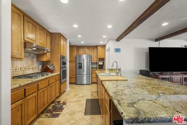 1197 Oriole Road, Wrightwood CA: https://media.crmls.org/mediaz/fc4783fb-84b8-4877-a175-84bd46a40994.jpg