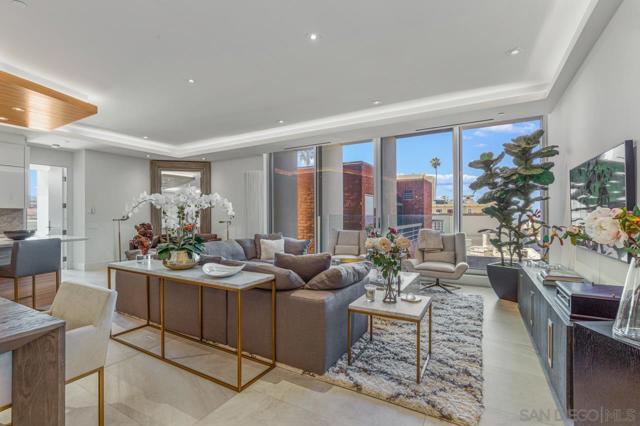 1020 Prospect St, La Jolla CA: https://media.crmls.org/mediaz/fc479e00-af79-428a-8a16-16a0046b27ba.jpg