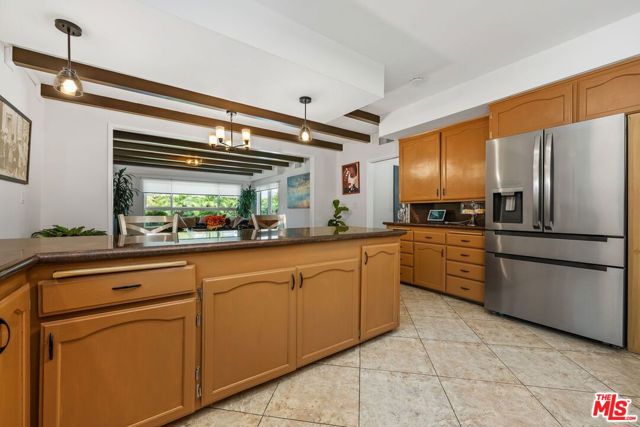5905 S Chariton Avenue, Los Angeles CA: https://media.crmls.org/mediaz/fc47c798-2e0e-454a-b633-ba0fecad56b5.jpg