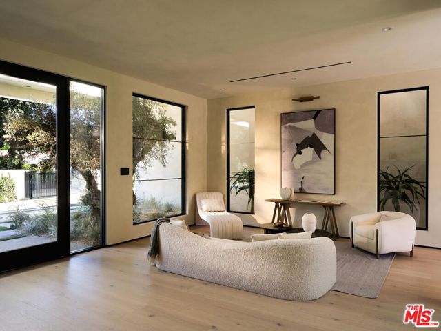 23340 Collins Street, Woodland Hills CA: https://media.crmls.org/mediaz/fc4884ab-6779-4a03-a676-37584f5a2156.jpg