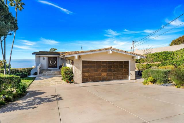 6130 Terryhill Drive, La Jolla CA: https://media.crmls.org/mediaz/fc48e3d7-3cd6-461c-83a5-852e6a521bb8.jpg