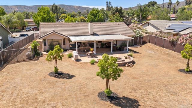 24039 Del Amo Road, Ramona CA: https://media.crmls.org/mediaz/fc49c231-4207-432a-a5a7-a6c30ca316d2.jpg