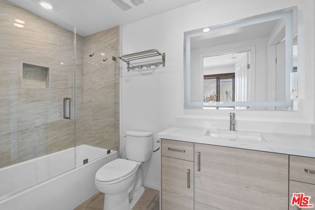 5245 Santa Monica Boulevard, Los Angeles CA: https://media.crmls.org/mediaz/fc4a0ff6-6f92-4067-aaba-8f24ff06b85a.jpg