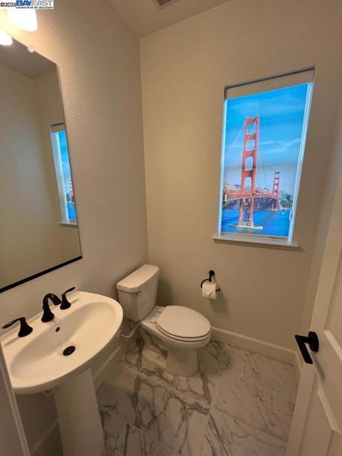 2978 Ellis Town Dr, Tracy CA: https://media.crmls.org/mediaz/fc4a9ea1-d657-4ea4-9b92-b3a6839fd7bb.jpg