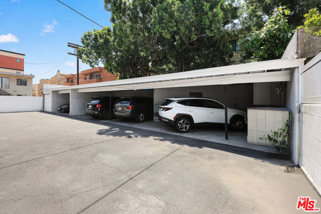 11130 Huston Street photo 12