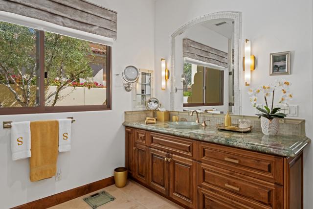 80675 Via Portofino, La Quinta CA: https://media.crmls.org/mediaz/fc4c4c0d-5db7-4423-9992-8469c361aa14.jpg