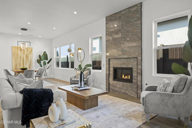 339 Toyon Court, Thousand Oaks CA: https://media.crmls.org/mediaz/fc4c924d-a1f1-458b-9f8c-45a0e6f692eb.jpg