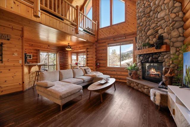 1351 Balsam Drive, Big Bear CA: https://media.crmls.org/mediaz/fc4d44b2-78f4-4d77-974b-487339daa402.jpg