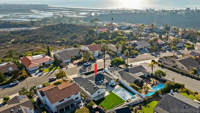 1110 Sea Village Dr, Cardiff by the Sea CA: https://media.crmls.org/mediaz/fc4d5f3c-f884-4124-a5f0-73eb457ffd45.jpg