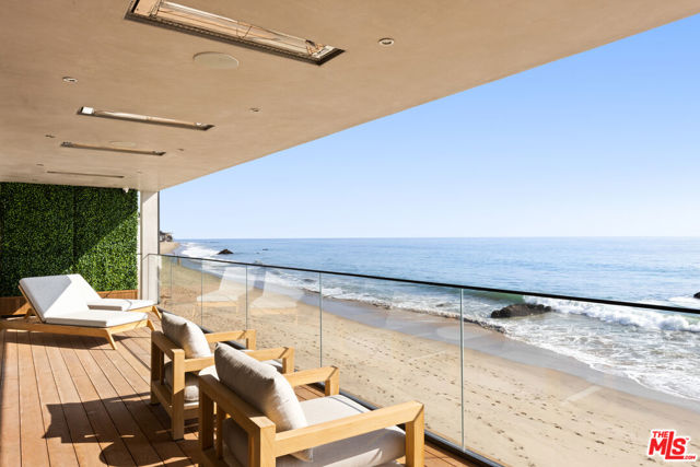 24818 Malibu Road, Malibu CA: https://media.crmls.org/mediaz/fc4d7743-cf12-46b5-be89-6010740b9b43.jpg