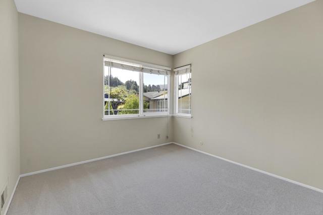 10 Banff Way, Pacifica CA: https://media.crmls.org/mediaz/fc4df050-3f57-4a6e-956d-29280fa7d006.jpg