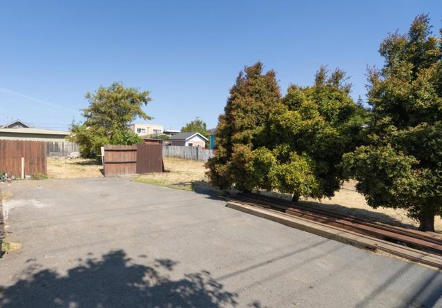 333 Harbour Way South, Richmond CA: https://media.crmls.org/mediaz/fc4edf39-1572-4ff6-b0a4-a418d3c8b9cf.jpg