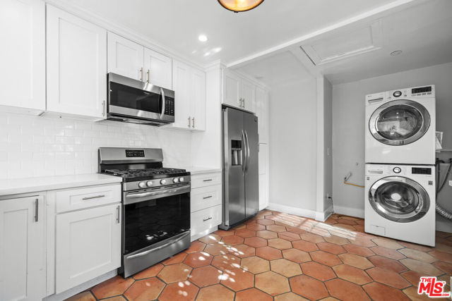 2826 Somerset Drive, Los Angeles CA: https://media.crmls.org/mediaz/fc4f0302-e50c-4310-9555-350663f8100e.jpg