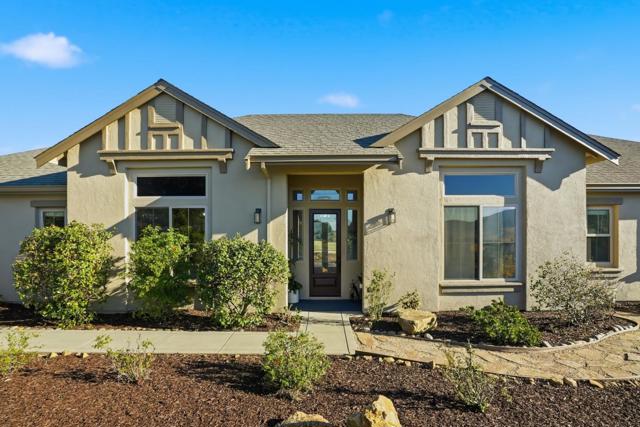 979 Via Rodriguez, San Juan Bautista CA: https://media.crmls.org/mediaz/fc4fac16-9f12-4b8c-a1f4-e69906096721.jpg