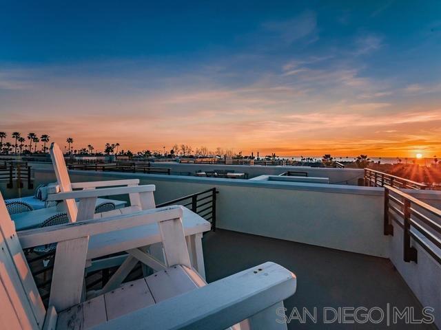 1558 Vista Del Mar Way