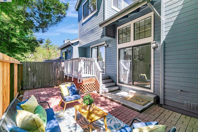 636 Praderia Cir, Fremont CA: https://media.crmls.org/mediaz/fc4ffd5e-8b59-41b6-96c3-d23461112b9c.jpg
