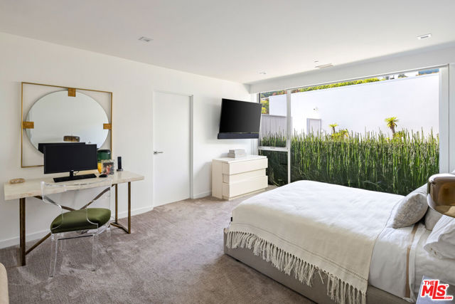 1476 Carla, Beverly Hills CA: https://media.crmls.org/mediaz/fc515a3f-6a92-4110-bd67-805ae62fb2e4.jpg
