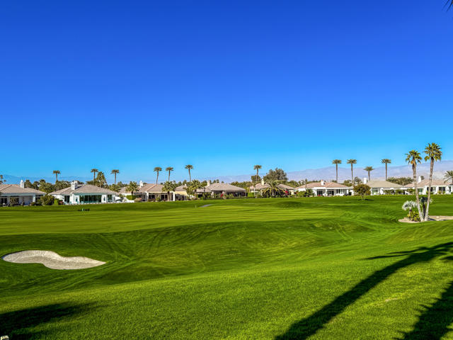 50465 Verano Drive, La Quinta CA: https://media.crmls.org/mediaz/fc52b4c2-7a9e-45a0-8362-85cdb2450f38.jpg
