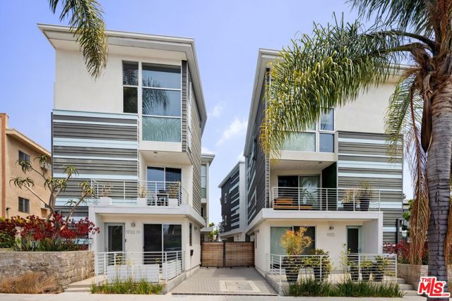 1923 N Gower Street, Los Angeles CA: https://media.crmls.org/mediaz/fc52b66f-81a4-4e83-8d1c-7a152deea286.jpg