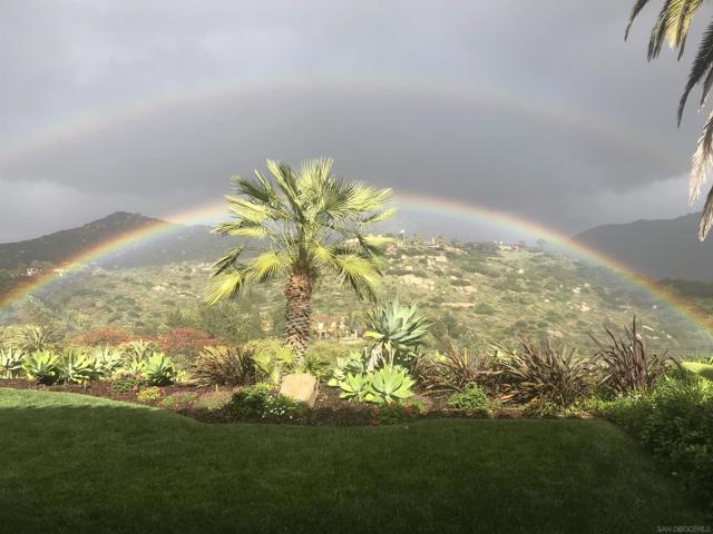 14155 Bryce Point, Poway CA: https://media.crmls.org/mediaz/fc52b780-b0ba-4a57-9a28-4bbf98e069c7.jpg