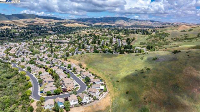 231 Stetson Dr, Danville CA: https://media.crmls.org/mediaz/fc53012f-1a0f-4654-9f00-ca9390528e4d.jpg