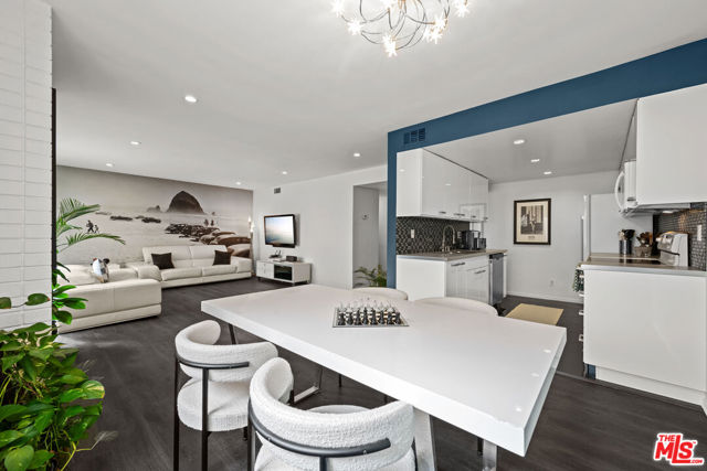 1221 N Kings Road, West Hollywood CA: https://media.crmls.org/mediaz/fc531303-f83b-4b7d-b82f-4a2f82838f61.jpg