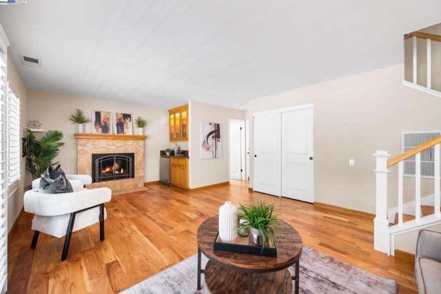 868 Madeira Dr, Pleasanton CA: https://media.crmls.org/mediaz/fc5317d8-3639-43ac-b78e-8328453986b3.jpg
