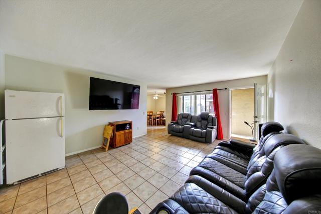 1420 Hilltop Drive, Chula Vista CA: https://media.crmls.org/mediaz/fc54abe6-fdde-4082-9c55-5c9ed9590f92.jpg