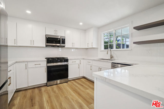 23681 Cavanaugh Road, Lake Forest CA: https://media.crmls.org/mediaz/fc5571bf-00f4-40cb-bba0-dc4ebd46470d.jpg