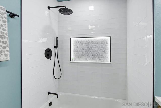 9555 Via Pereza, San Diego CA: https://media.crmls.org/mediaz/fc56a851-26ae-4b73-b2f2-5800651d6429.jpg