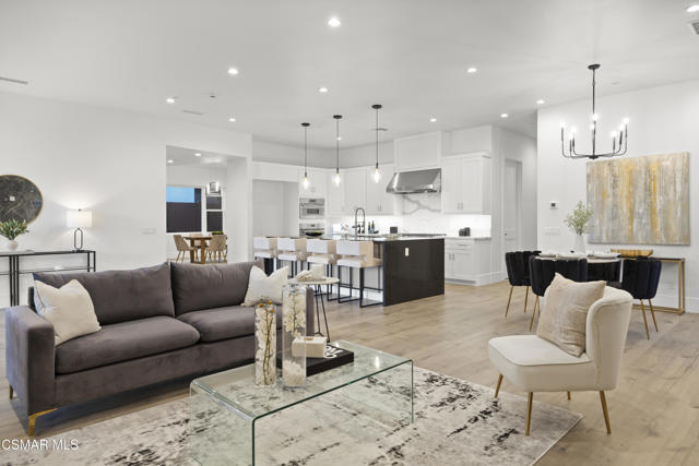 339 Toyon Court, Thousand Oaks CA: https://media.crmls.org/mediaz/fc56d3d6-f684-43de-9099-18478fe4dddf.jpg