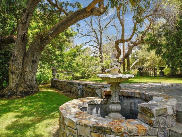 Image 42 of 46 For 550 Amphitheatre Dr