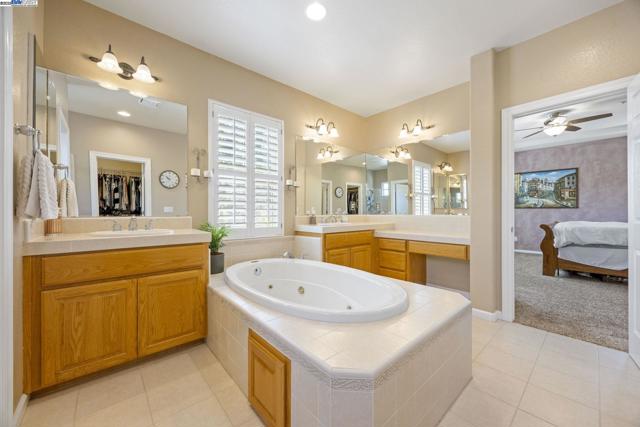 1037 Lexington Way, Livermore CA: https://media.crmls.org/mediaz/fc576027-52d7-452b-90a7-a9b3c004c91a.jpg