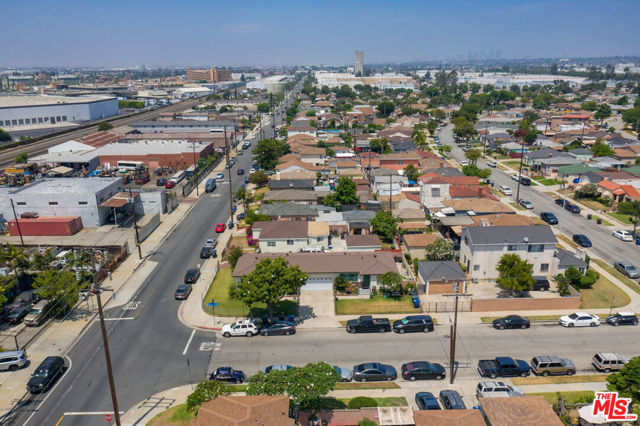 1513 Hendricks Avenue, Los Angeles CA: https://media.crmls.org/mediaz/fc578172-8a72-4721-aada-35574f436201.jpg