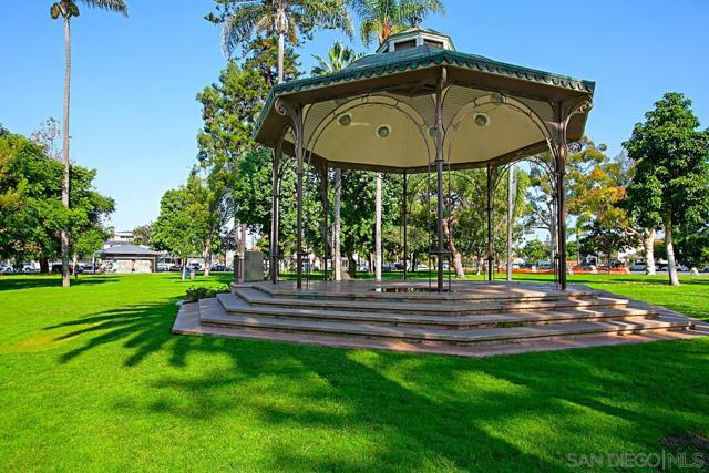 717 C Ave, Coronado CA: https://media.crmls.org/mediaz/fc57f5b2-453f-4897-8311-854ab9d4cee1.jpg