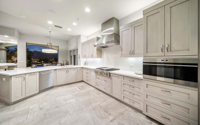 75757 Via Stia, Indian Wells CA: https://media.crmls.org/mediaz/fc5898d1-ace5-4e37-b05d-c99dd239278c.jpg