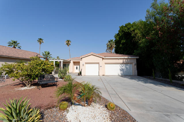 48305 Pic Way, Indio CA: https://media.crmls.org/mediaz/fc594bca-37c2-48b7-a72a-0edc6e40a475.jpg