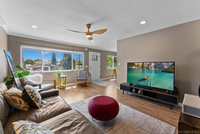 2542 Glebe Road, Lemon Grove CA: https://media.crmls.org/mediaz/fc595e55-cebf-4e39-96ea-b85e91098903.jpg