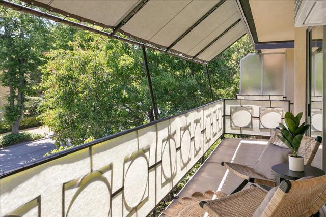 762 University Avenue, Palo Alto CA: https://media.crmls.org/mediaz/fc59847a-f0e9-44fb-8611-377daf9786e7.jpg