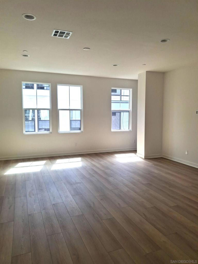 2586 Delphinium - photo 10