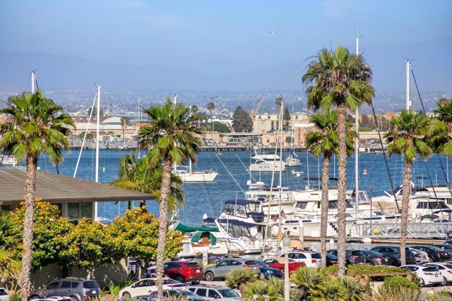1500 Orange Avenue, Coronado CA: https://media.crmls.org/mediaz/fc5b171e-35df-46d9-b4b1-afc613dc440a.jpg