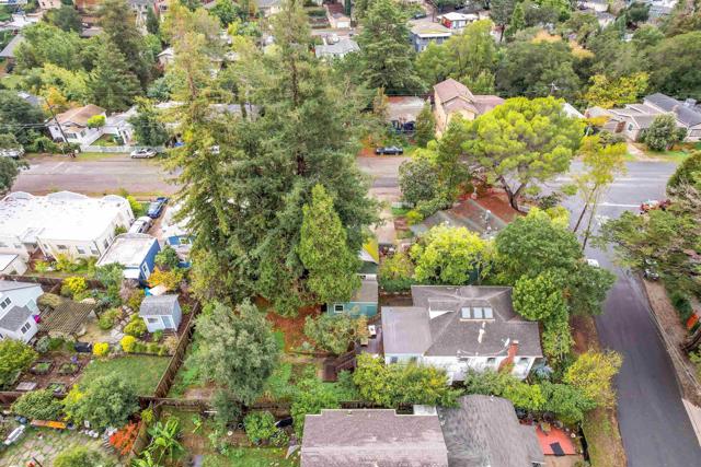 3908 Archmont Pl, Oakland CA: https://media.crmls.org/mediaz/fc5b99d3-bb15-4aa7-9060-7f8e59886c58.jpg