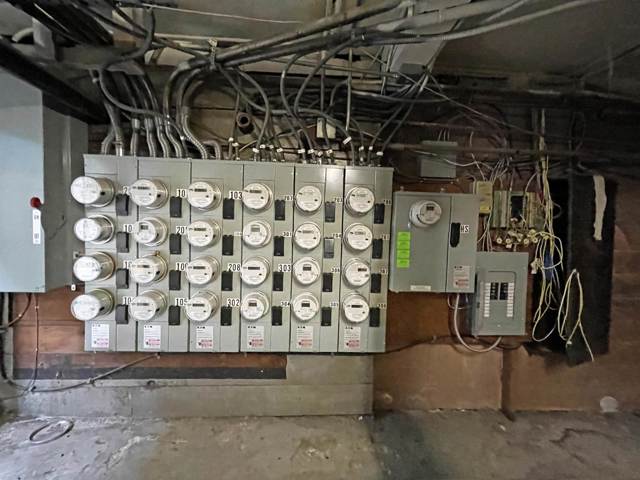 Image 13 of 20 For 2451 Seminary Ave