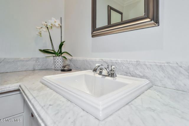90 Sherwood Drive, Westlake Village CA: https://media.crmls.org/mediaz/fc5bf0dc-6387-4b2d-a56a-e81c606b77df.jpg