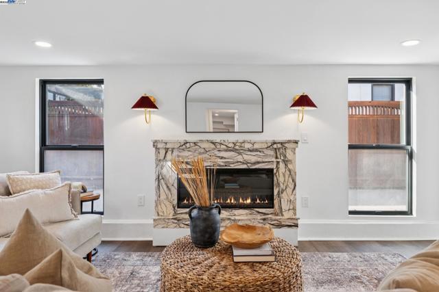 1728 Cambridge Dr, Alameda CA: https://media.crmls.org/mediaz/fc5c4572-6a70-4559-b18c-3c968732714f.jpg