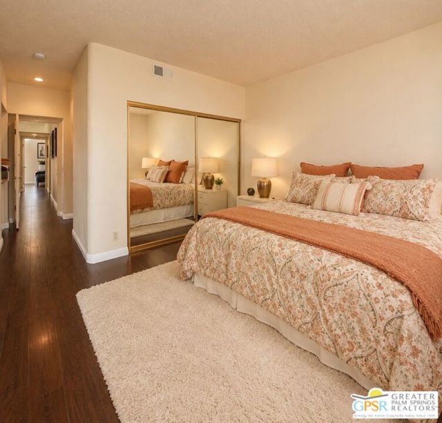 610 Vista Lago Circle, Palm Desert, CA 92211