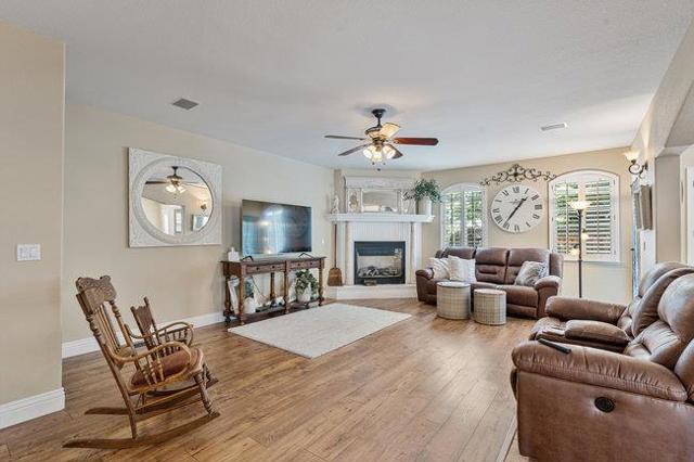 120 Tierra Del Sol, Hollister CA: https://media.crmls.org/mediaz/fc5cbda1-f121-4d32-b158-c10067b5e4dd.jpg
